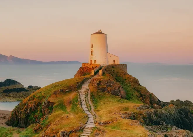 20 Very Best Places In North Wales To Visit (and how to find them)